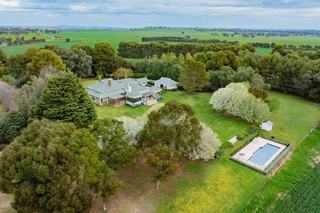 Enjoy Enviable Lifestyle With This Blue-Ribbon Mixed Farm For Sale